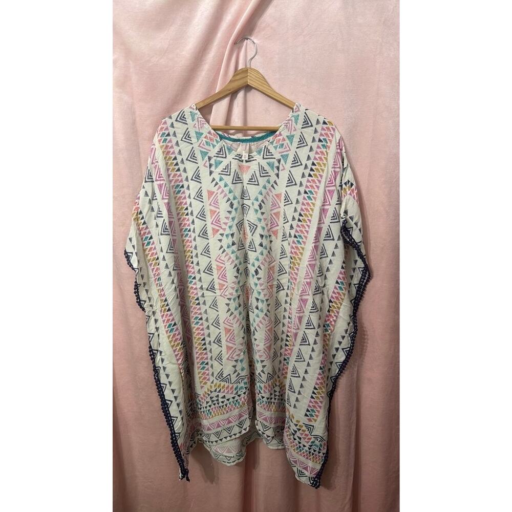 Xhilaration Geometric Pattern Poncho